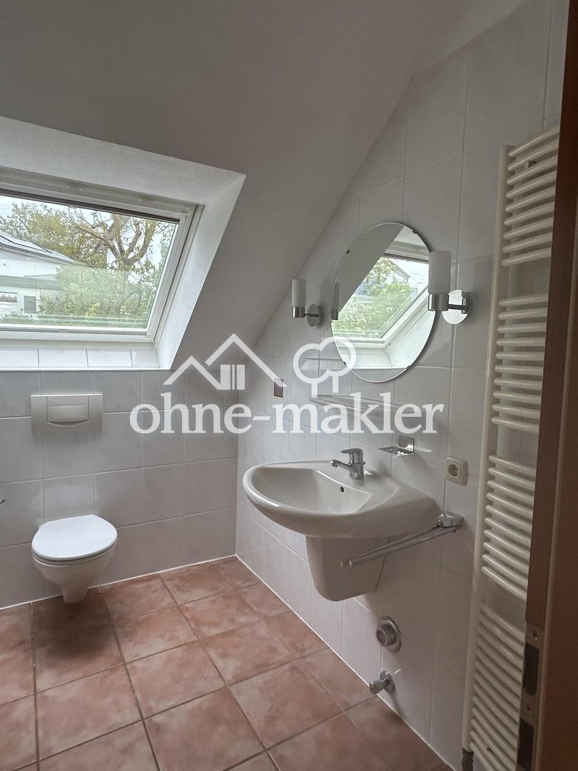Badezimmer von Badtür aus