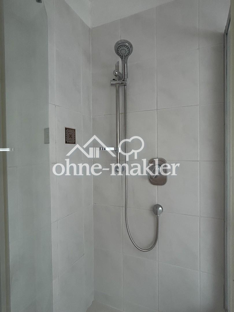 Dusche linksseitig