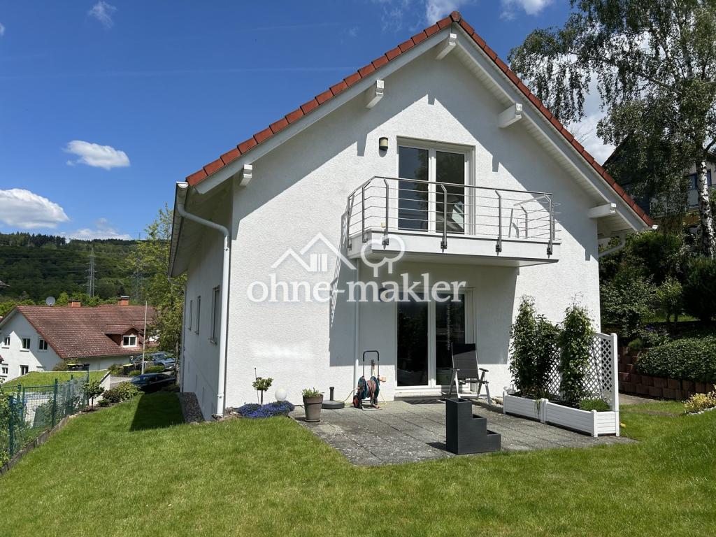 Außenansicht mit Balkon