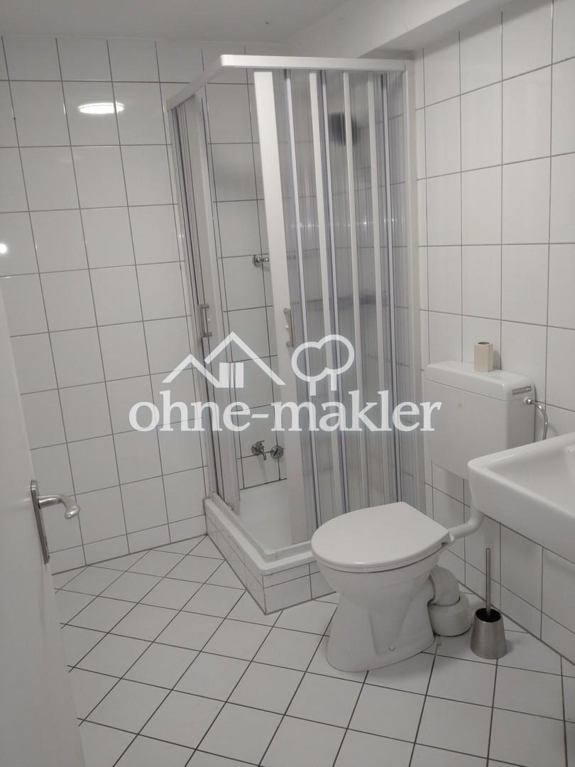 Bad mit Dusche, UG