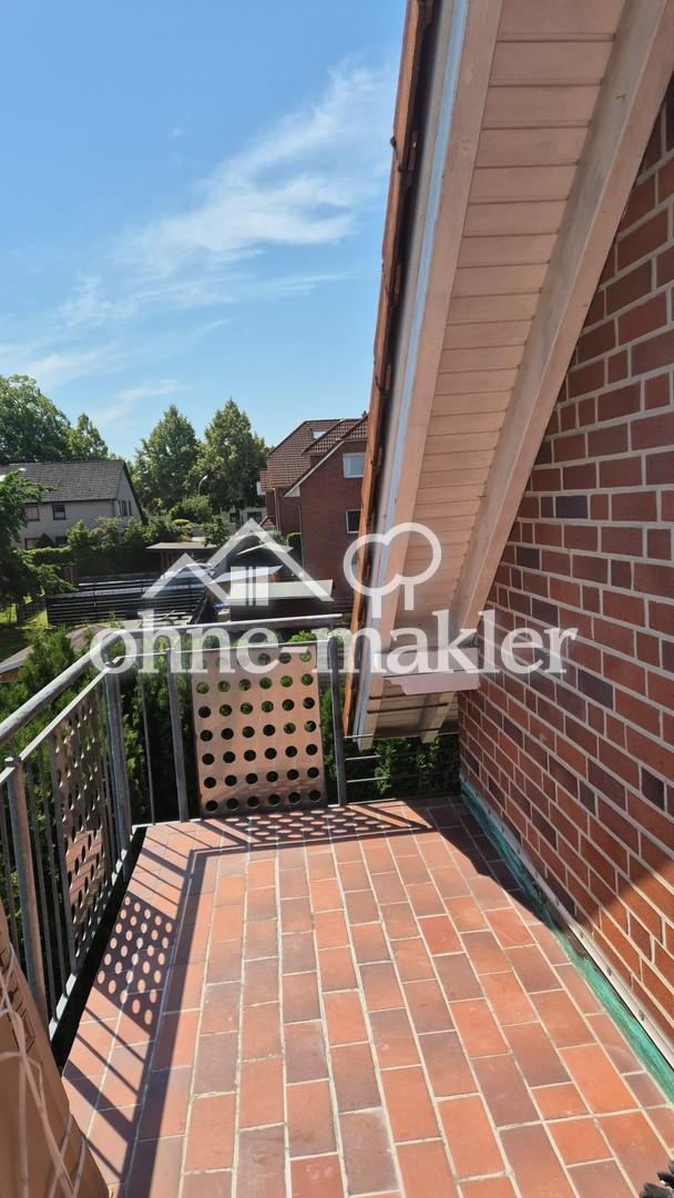 Renovierte Dachgeschoss Wohnung mit Balkon - Photo 2