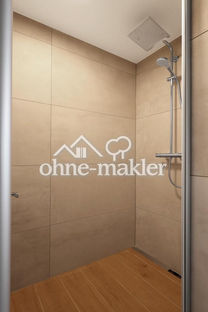 Dusche mit Kopfbrause