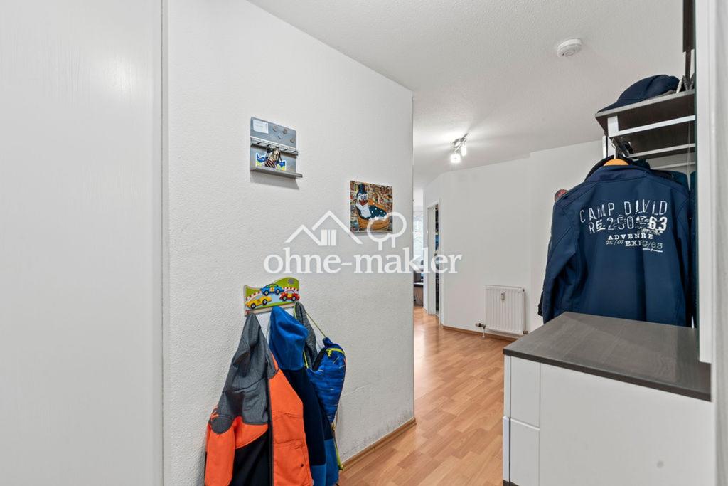 Eingang mit Einbauschrank