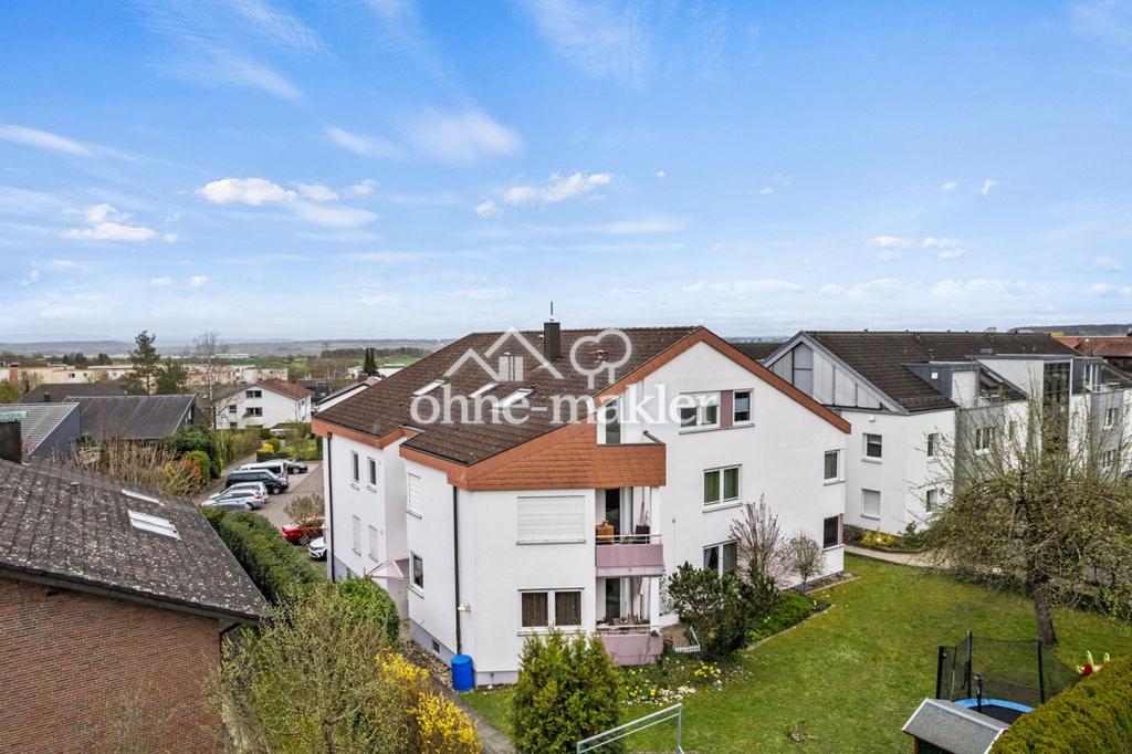 Haus Rückseite mit Grünflächen