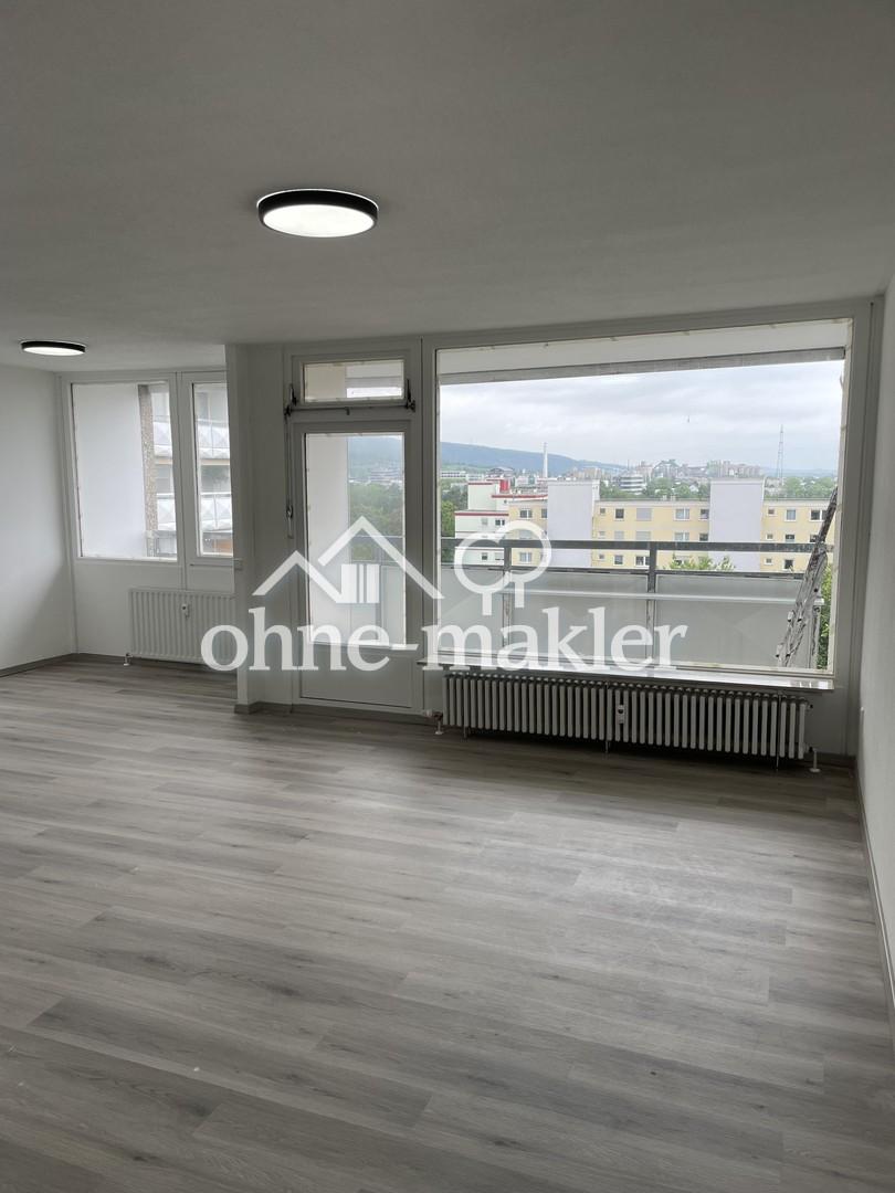Exklusive renovierte Wohnung mit Balkon, neue EB-Küche und Tiefgaragenstellplatz - Photo 1