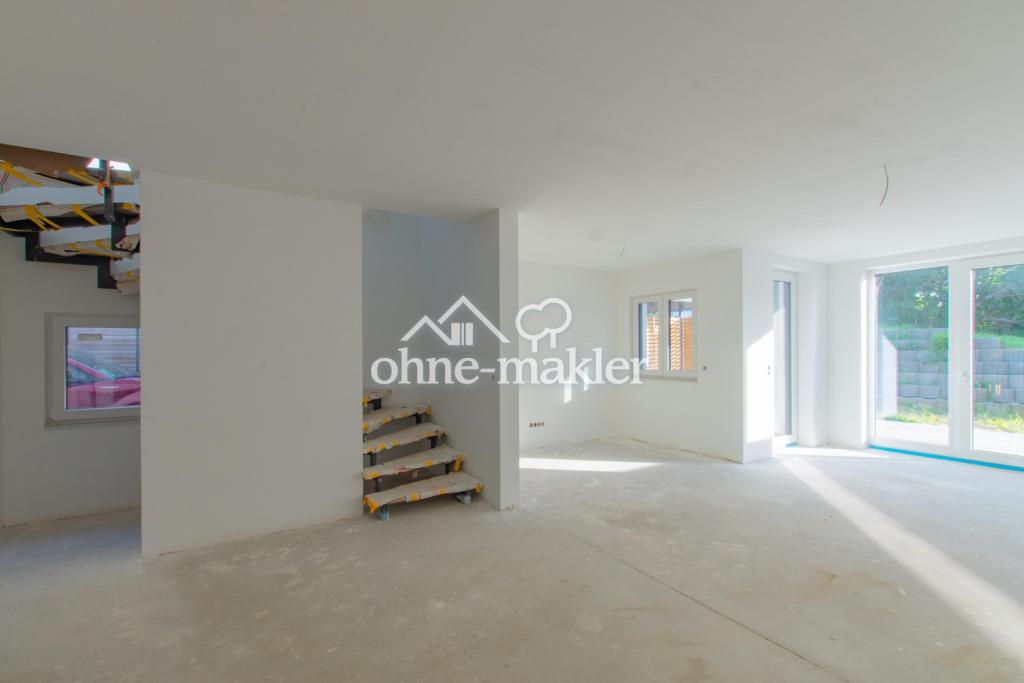 UG Wohnzimmer & Treppe