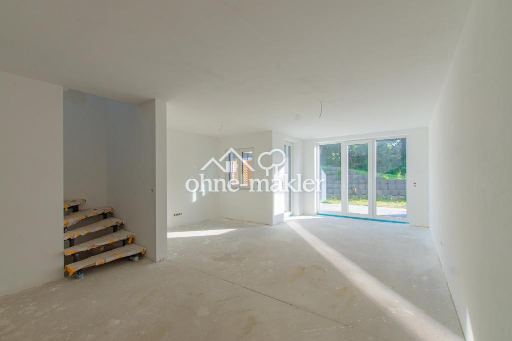 UG Wohnzimmer & Treppe