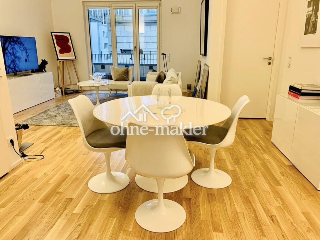Vollmöblierte sonnige 2,5 Zimmer Wohnung mit Skyline Blick - Photo 2