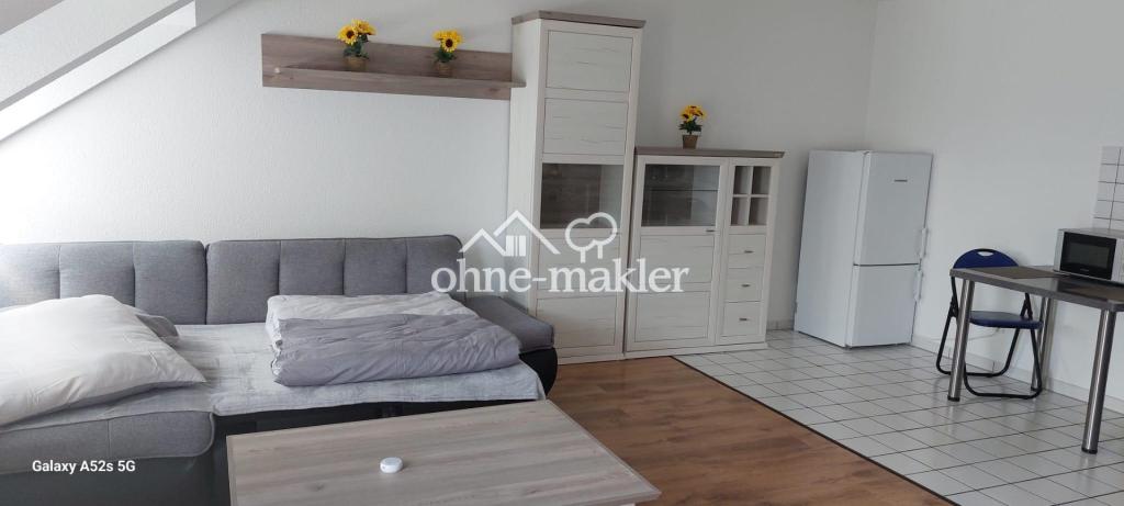 Sorglos einziehen: Traumhafte DG-Wohnung mit Balkon. Voll möbliert!! - Foto 4