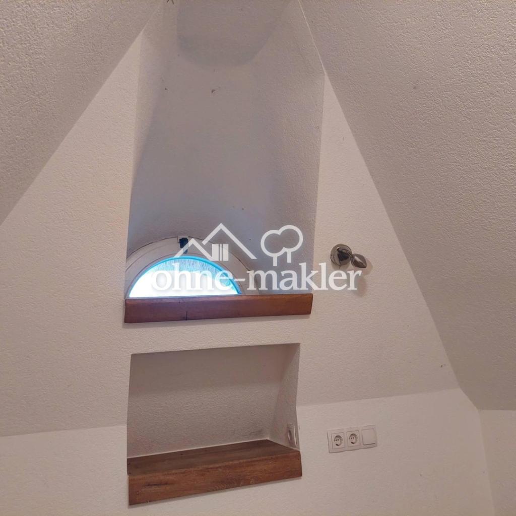 Koje im Spitzboden mit Licht