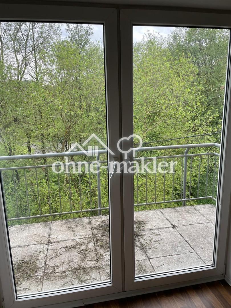 Freundliche 3-Zimmer-Dachgeschosswohnung mit Balkon und Stellplatz - Photo 2