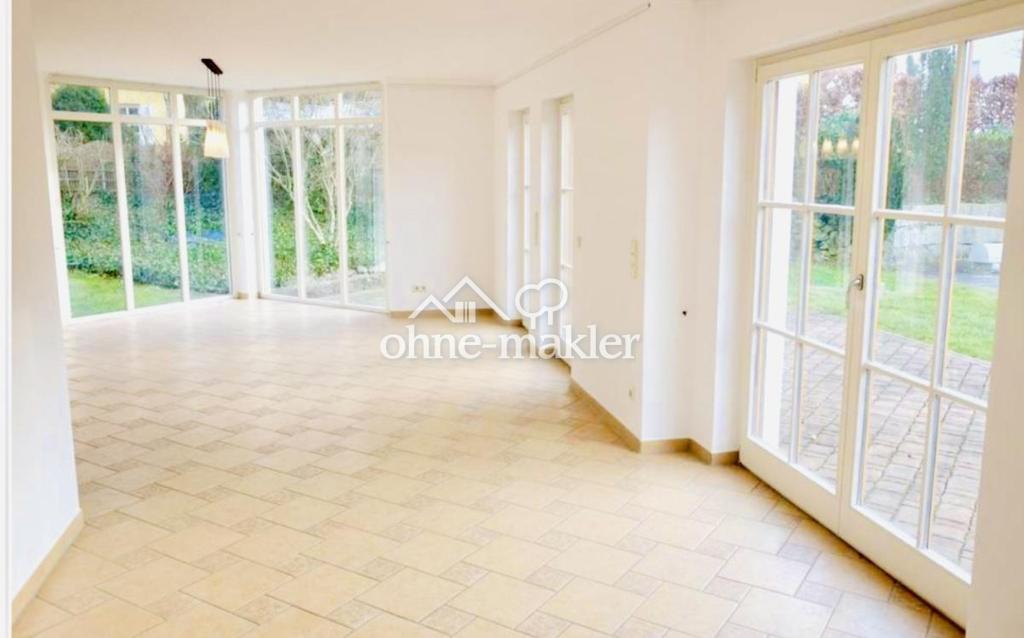 Wunderschönes Haus mit Pool und Sauna (teilmöbeliert) - Photo 1