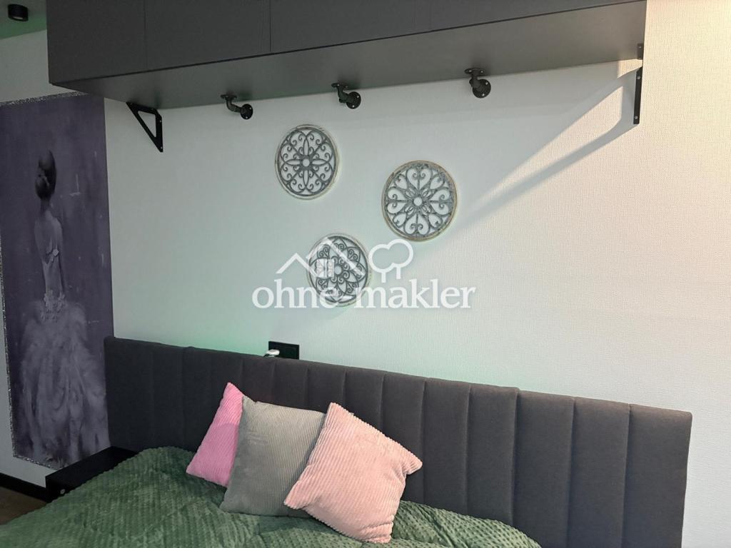 Schlafzimmer 1