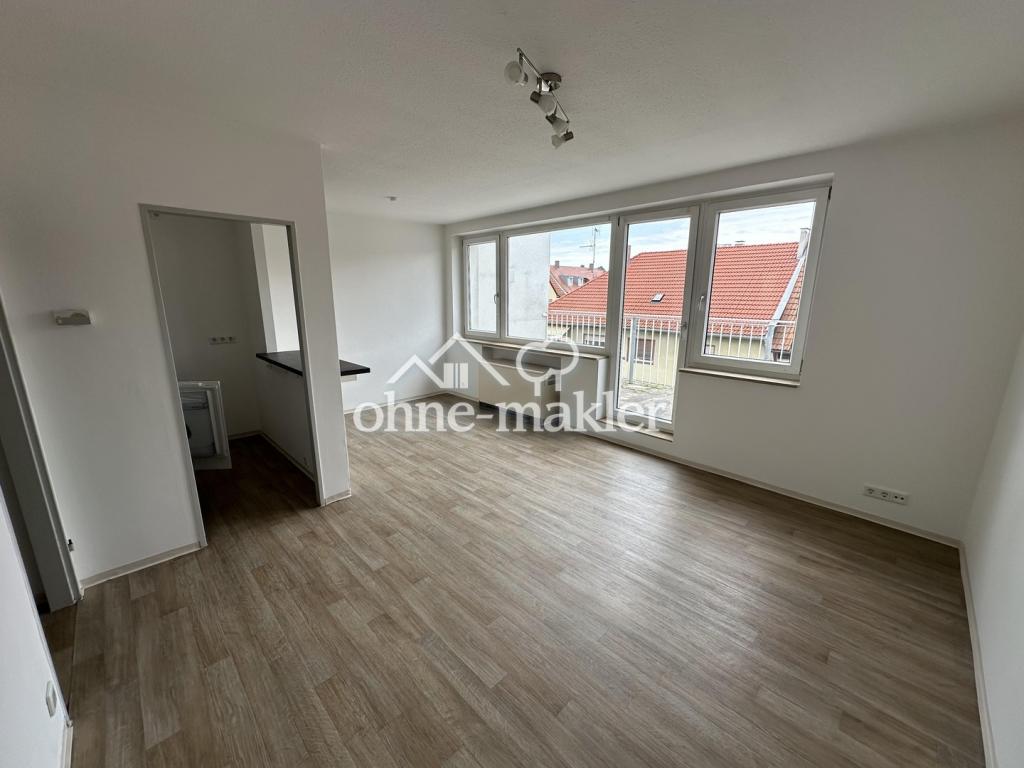 Dachterrassenwohnung mit 2 Zimmern (Einbauküche) sucht Mieter - Foto 1