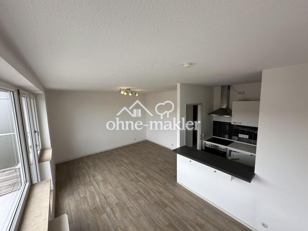 Dachterrassenwohnung mit 2 Zimmern (Einbauküche) sucht Mieter - Foto 2