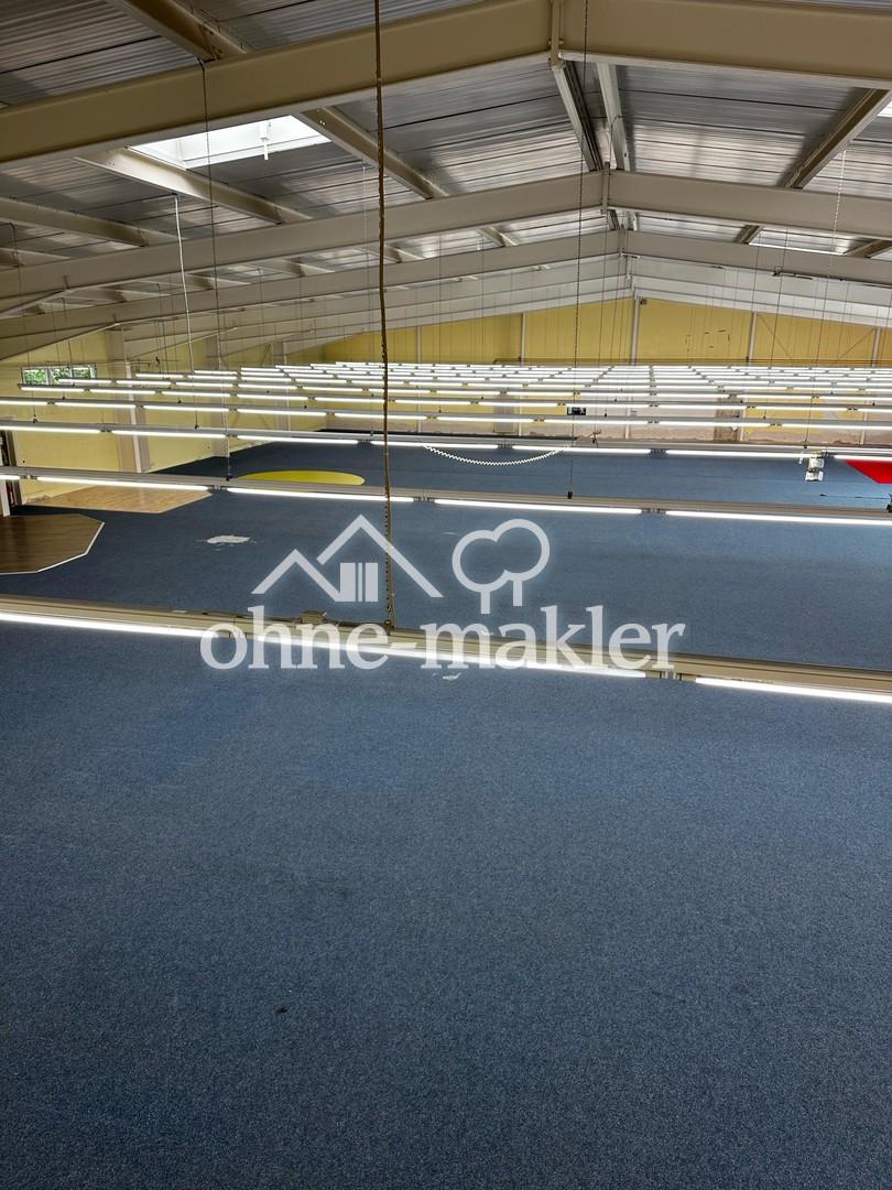 Blick über die ganze Halle
