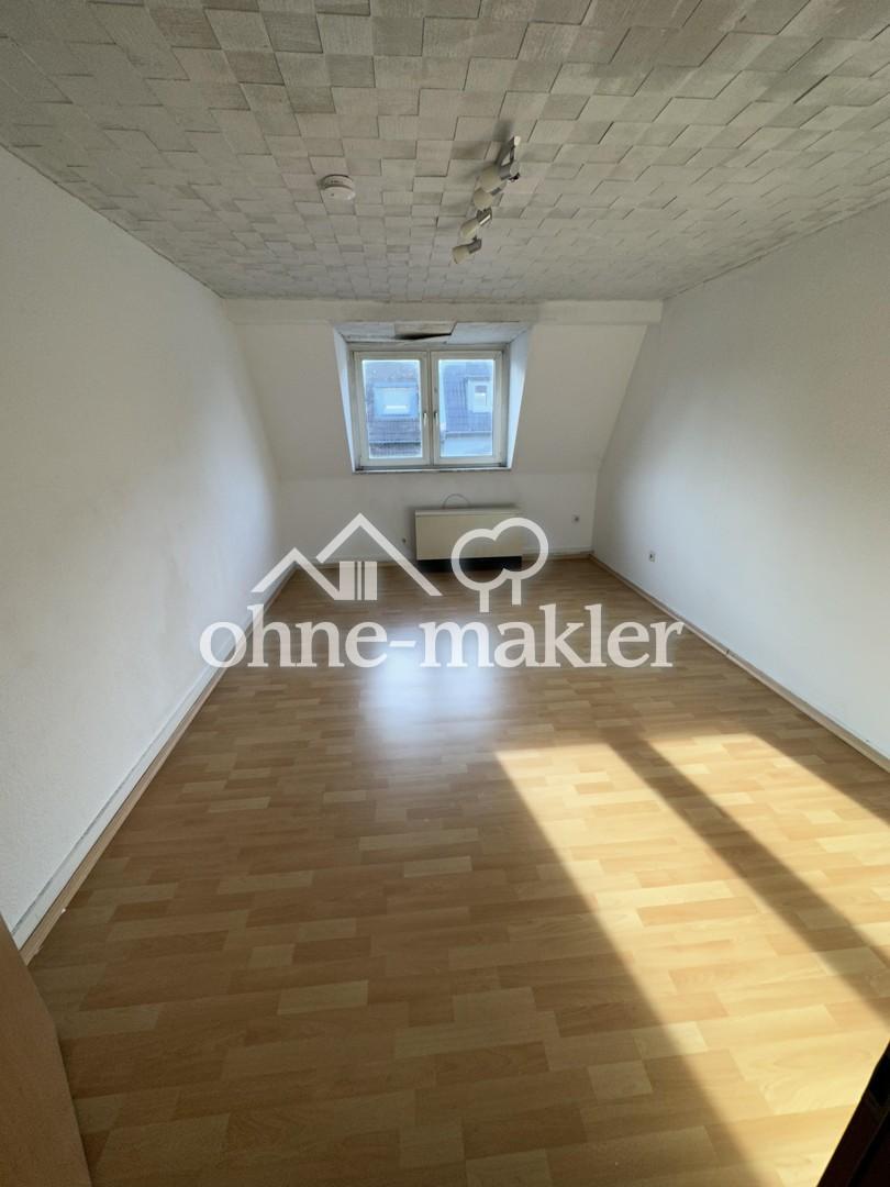Gute gelegene, großzügige Wohnung im 3. OG - Foto 4