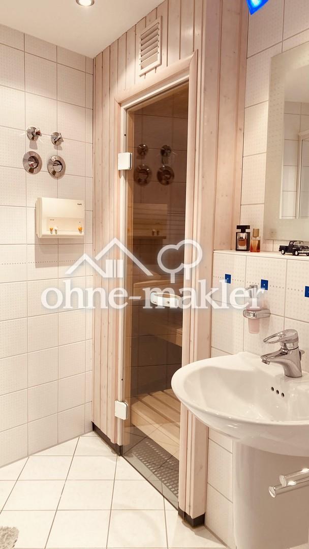 Dusche mit Sauna