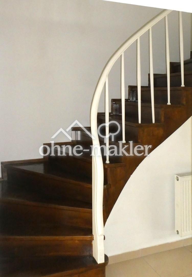 Treppe ins Obergeschoss