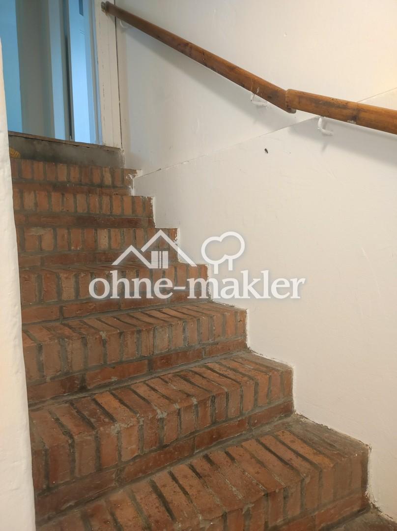 Kellertreppe innen