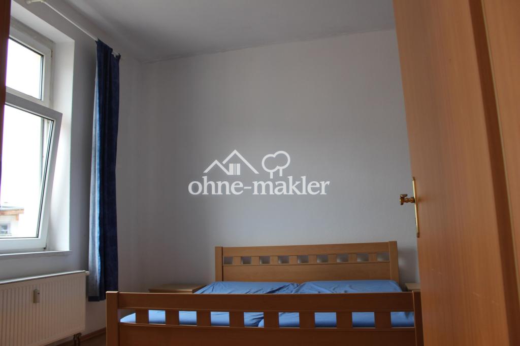 zum Schlafzimmer