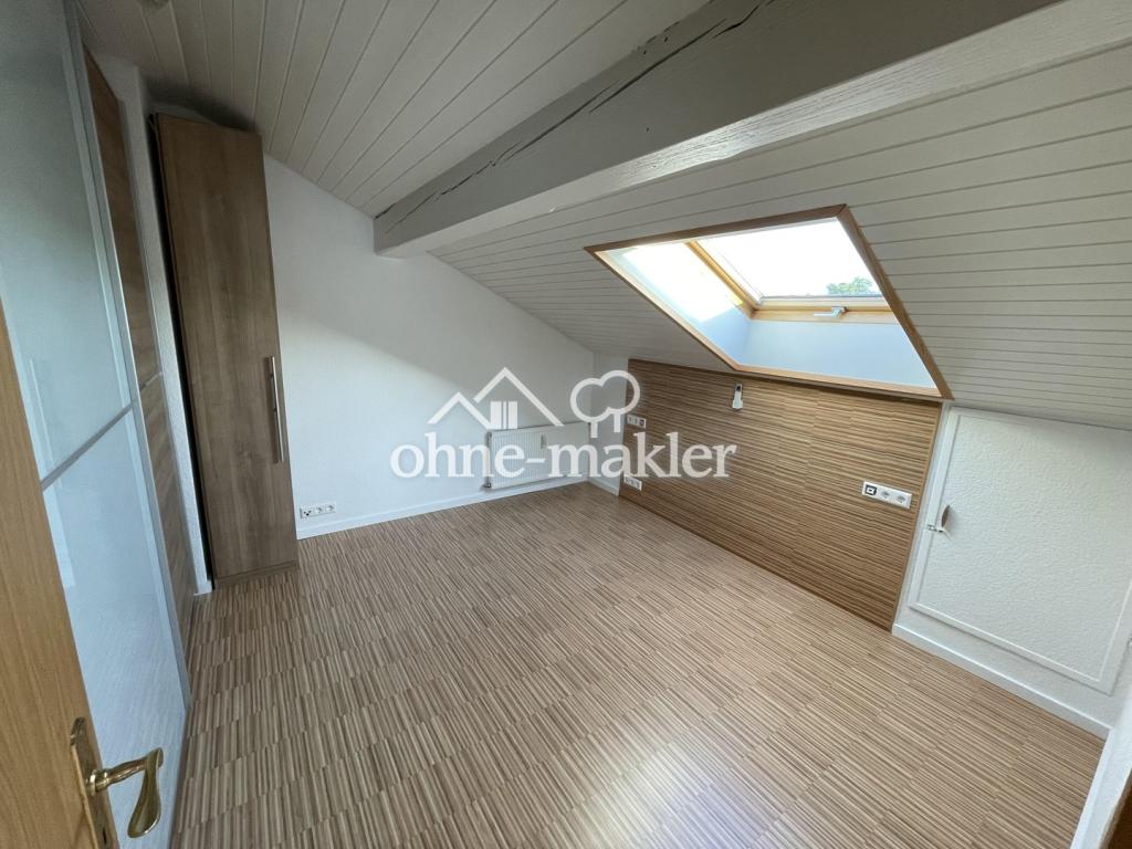 lichtdurchflutete 2-Zimmer-Dachgeschosswohnung mit EBK, TLB & Klimaanlage - Foto 1