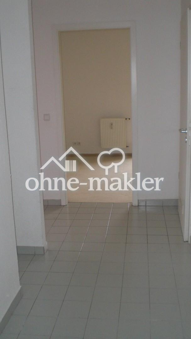 Blick in den Flur und Zimmer