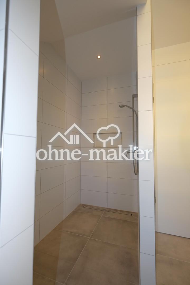 Penthauswohnung mit Dachterrasse: 2-Zimmer-Wohnung mit Einbauküche im Zentrum zu vermieten! - Photo 3