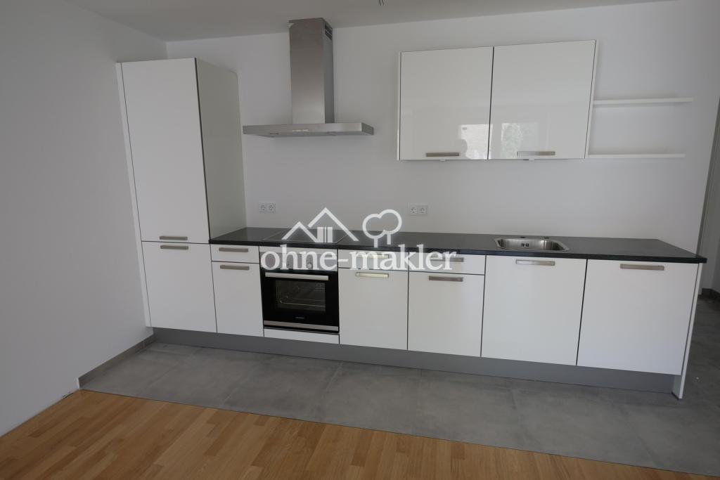 2-Zimmer-Wohnung mit Einbauküche und Balkon im Zentrum zu vermieten! - Photo 1