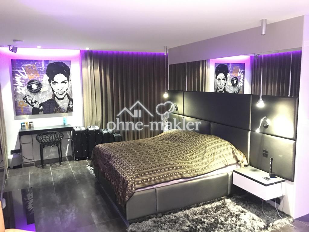 Blick ins Schlafzimmer