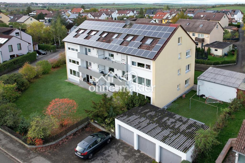 es ist die rechts DG Wohnung