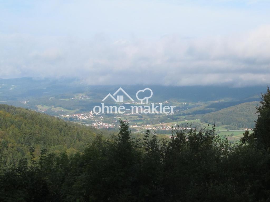 Fernsicht mit bewölktem Himmel