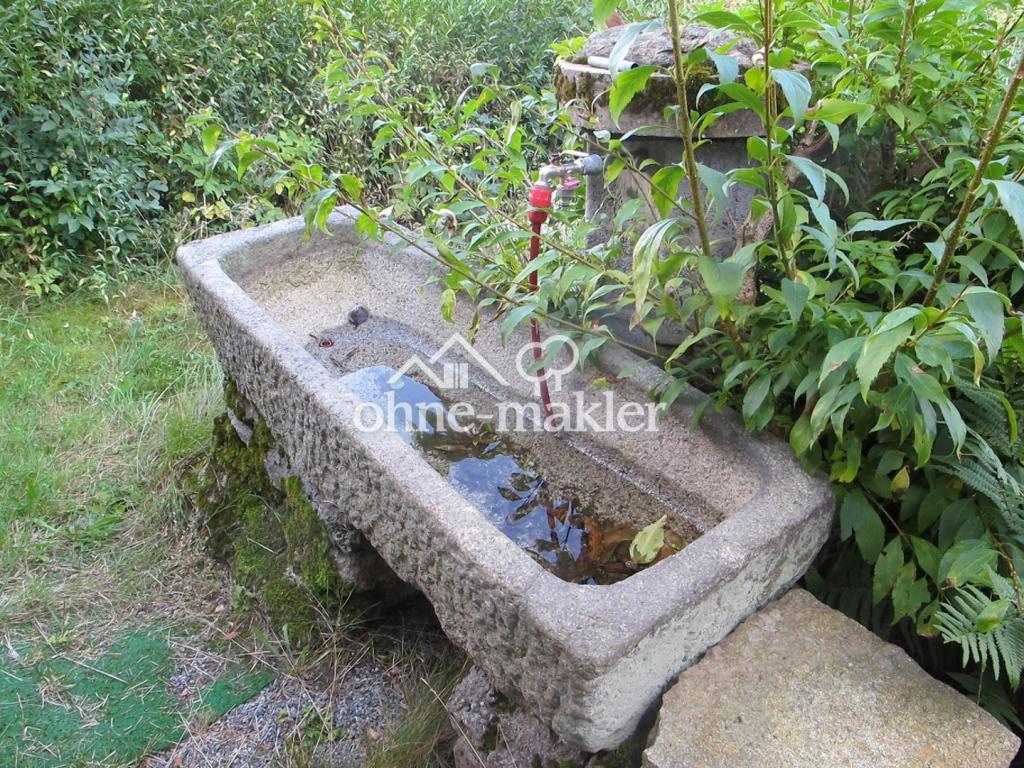 Brunnen mit Quellwasser