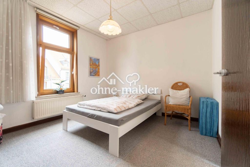Schlafzimmer 1