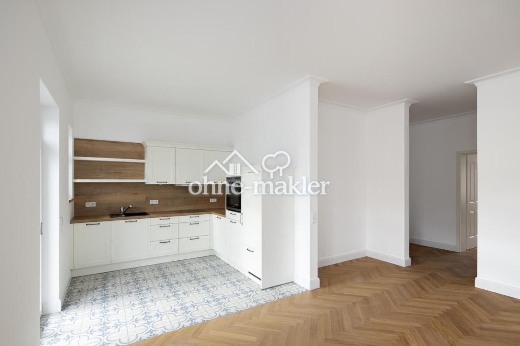 1-Zimmer-Wohnung in saniertem Altbau mit Einbauküche und Balkon zu vermieten! - Foto 3
