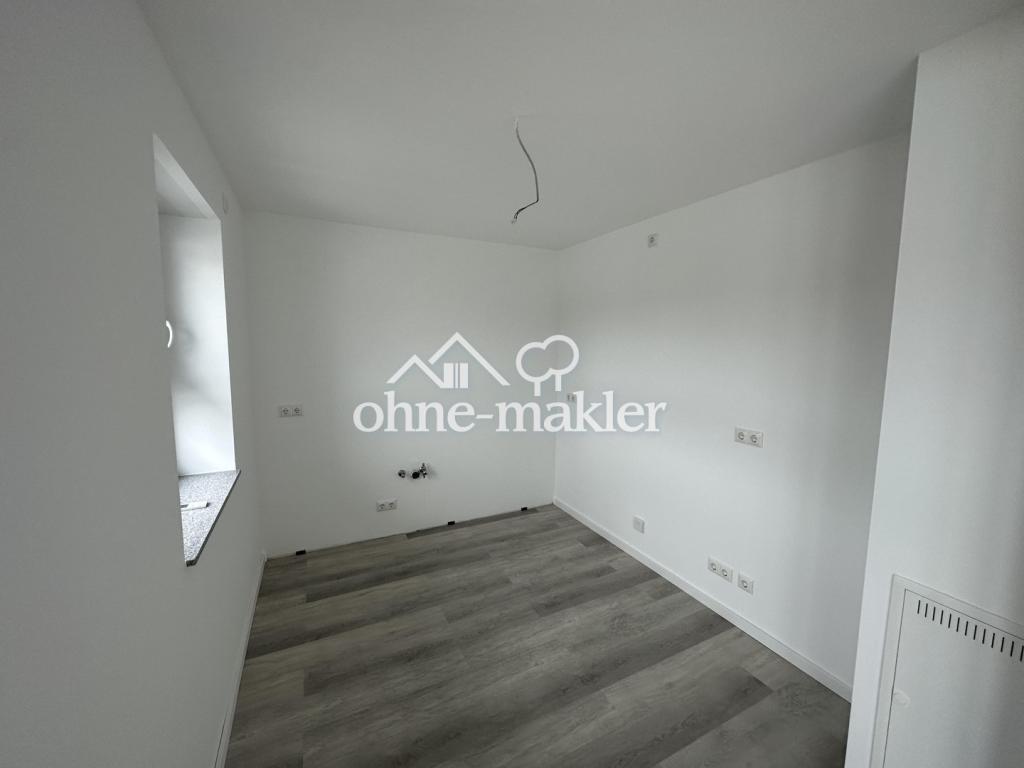 Neuwertige 4-Zimmer-Maisonette-Wohnung mit Dachterrasse, Fußbodenheizung & Stellplätzen - Photo 4