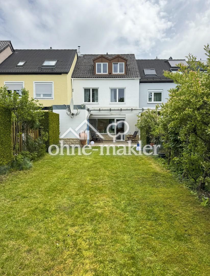 Außenansicht mit Garten