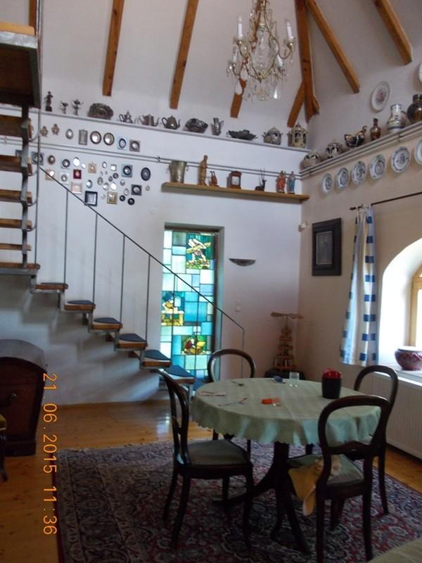 Wohnzimmer + Aufgang Schlafzi.