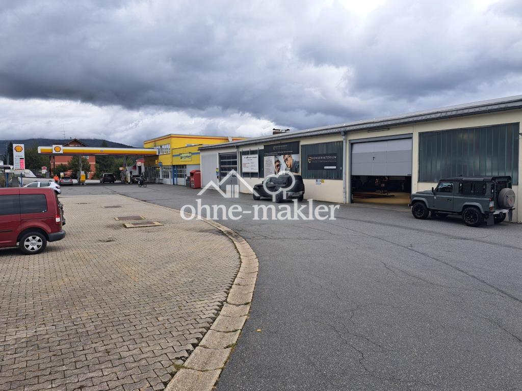 Gebäude Seite Hauptstraße