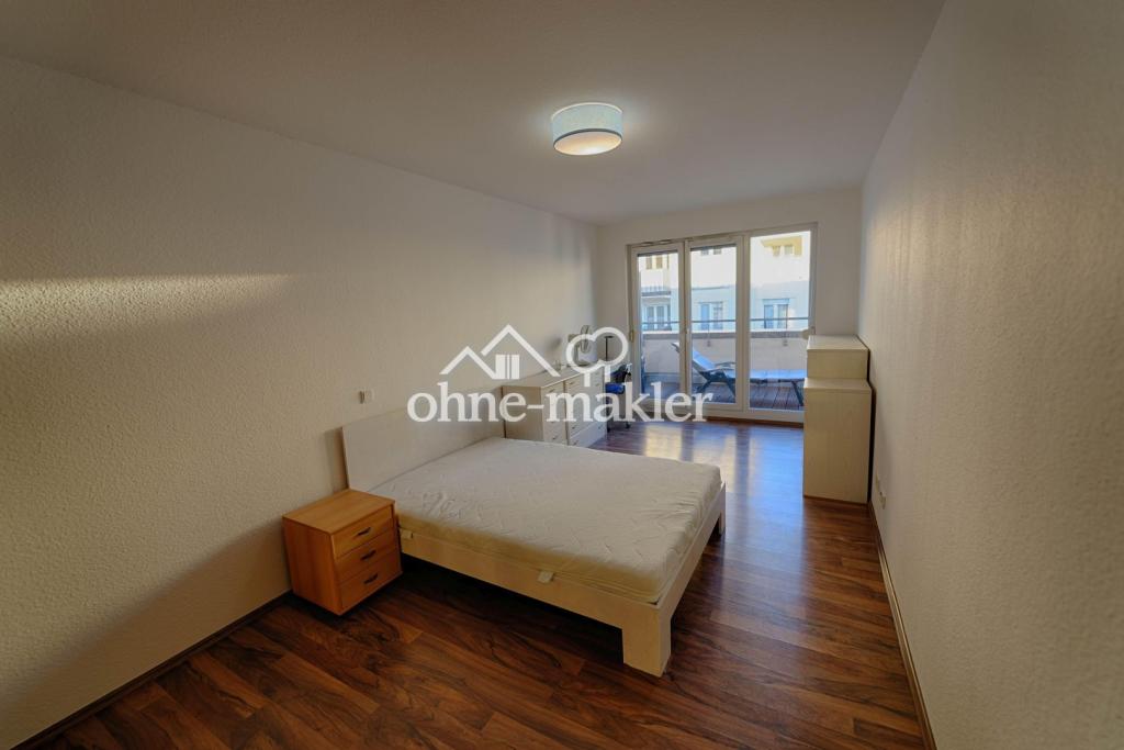 Schlafzimmer mit Schreibtisch