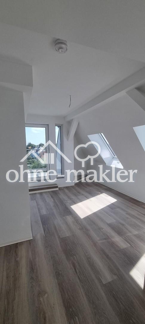 (3 Zi) Zimmer  mit 3 Balkonen 