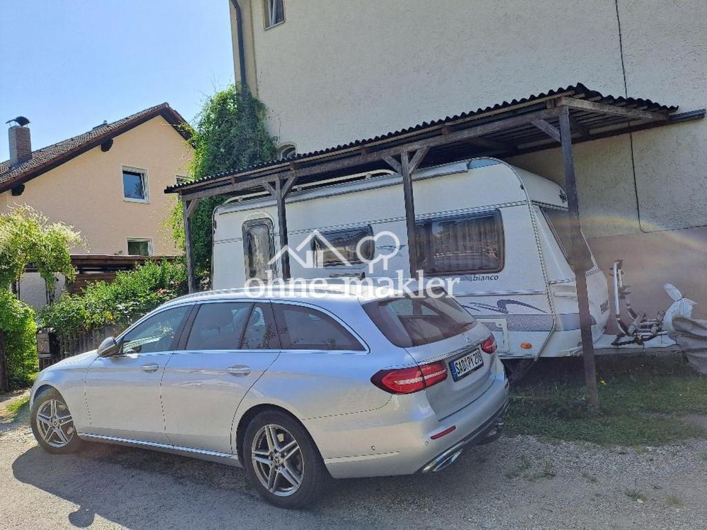 Nordseite mit Carport