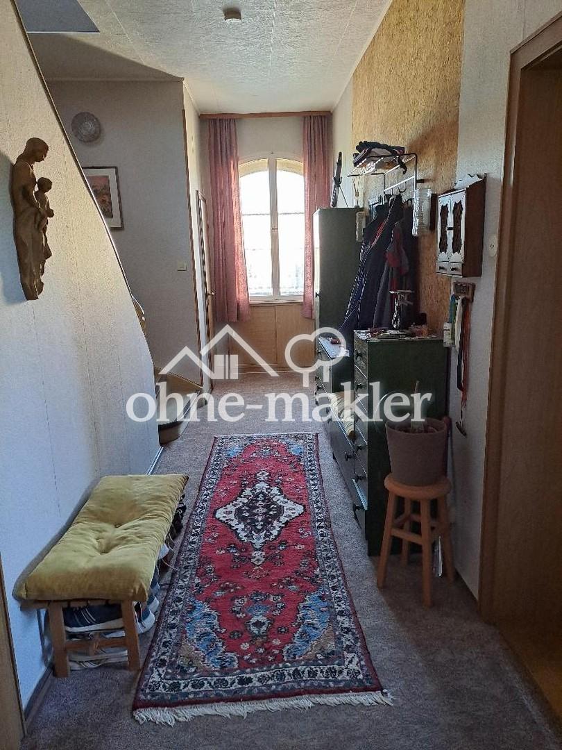 Flur OG mit Garderobe