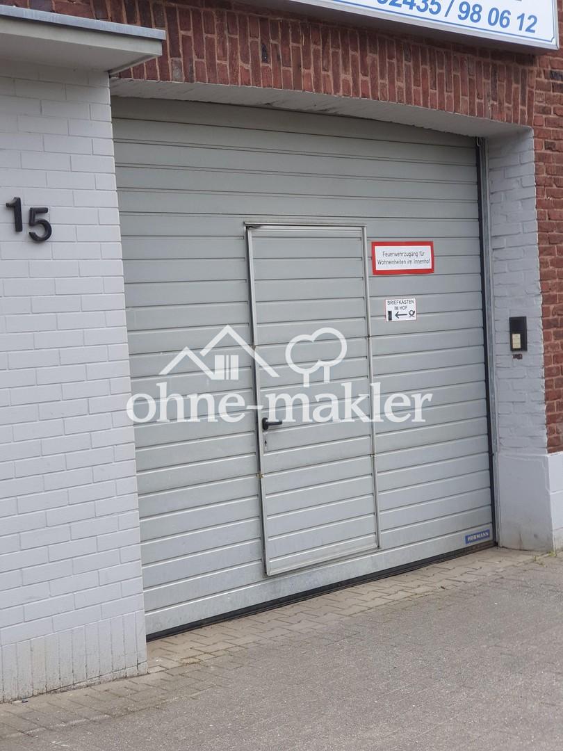Einfahrtstor in den Hof
