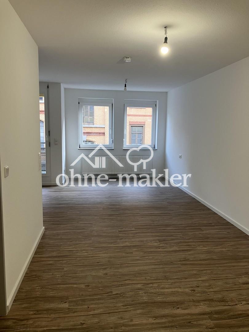 Neu sanierte und zentral gelegene 1.5-Zimmer Wohnung, mit Balkon, EBK und TG Stellplatz - Photo 2