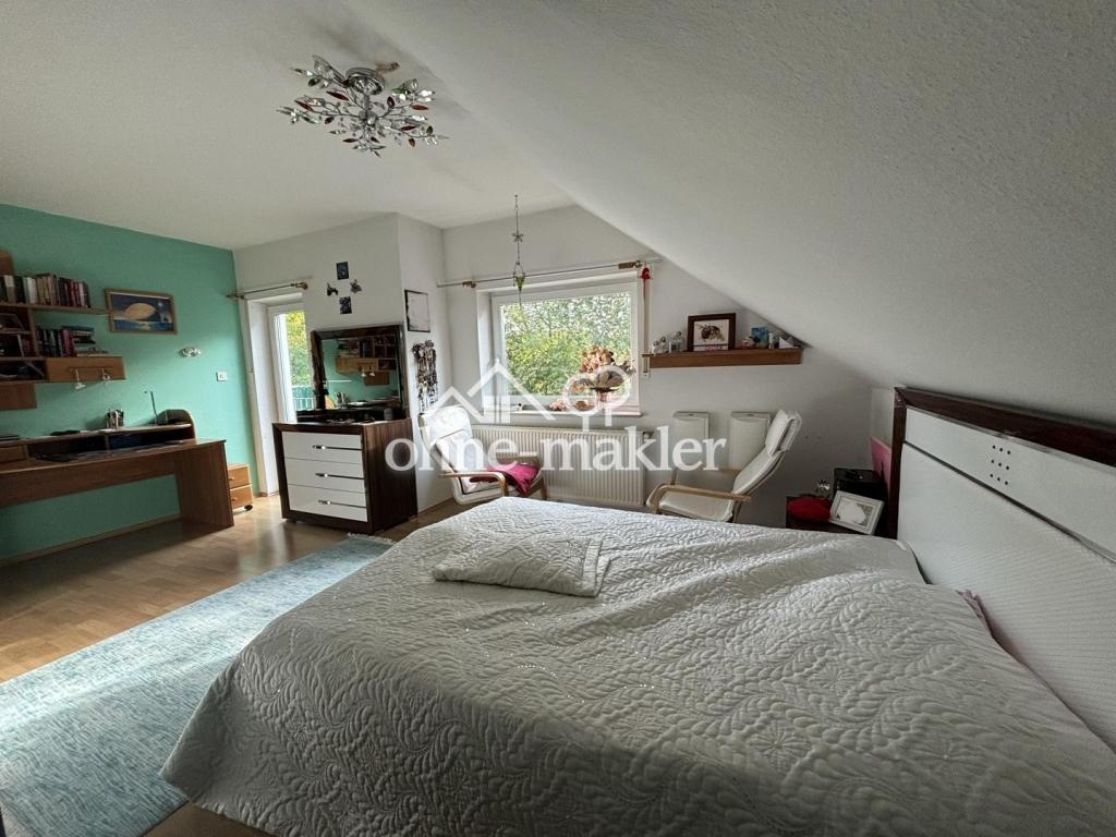 Schlafzimmer DG
