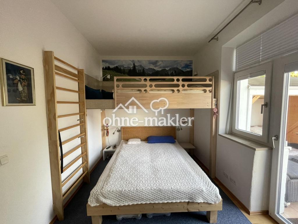 Gäste mit Podest