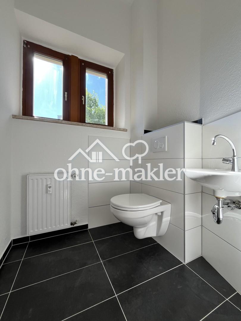 separates WC