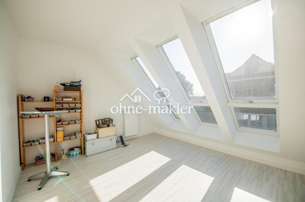 Kind 2, westlich, Ansicht 2