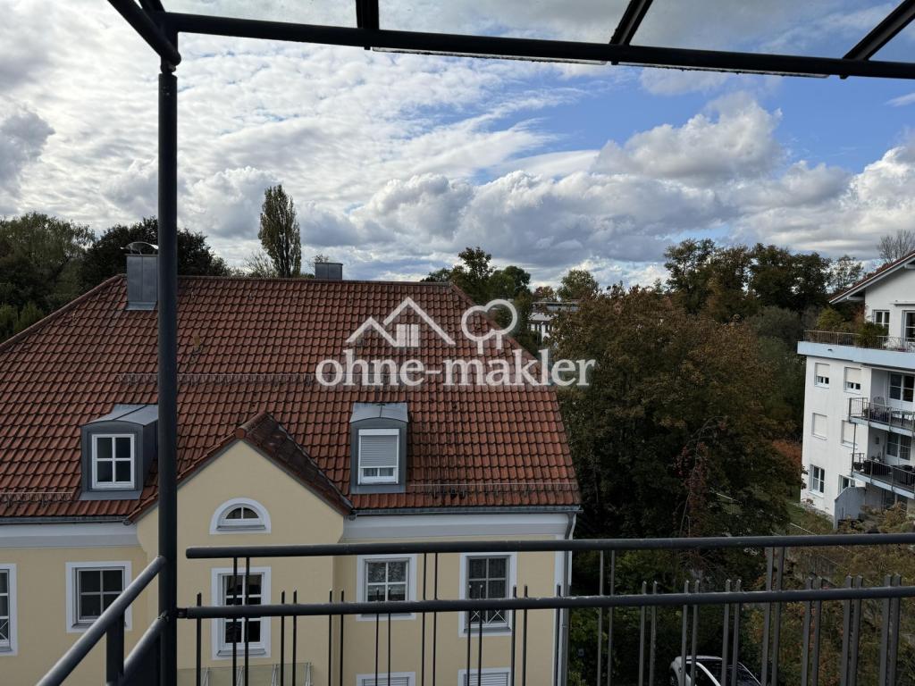 Balkon Blick auf Kanal u Park